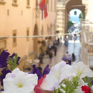 https://bb-nonno-gino.sicilyhotelsitaly.net